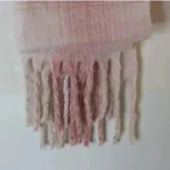 STEVE MADDEN Soft Pink & White Check Scarf - Picture 3 of 7
